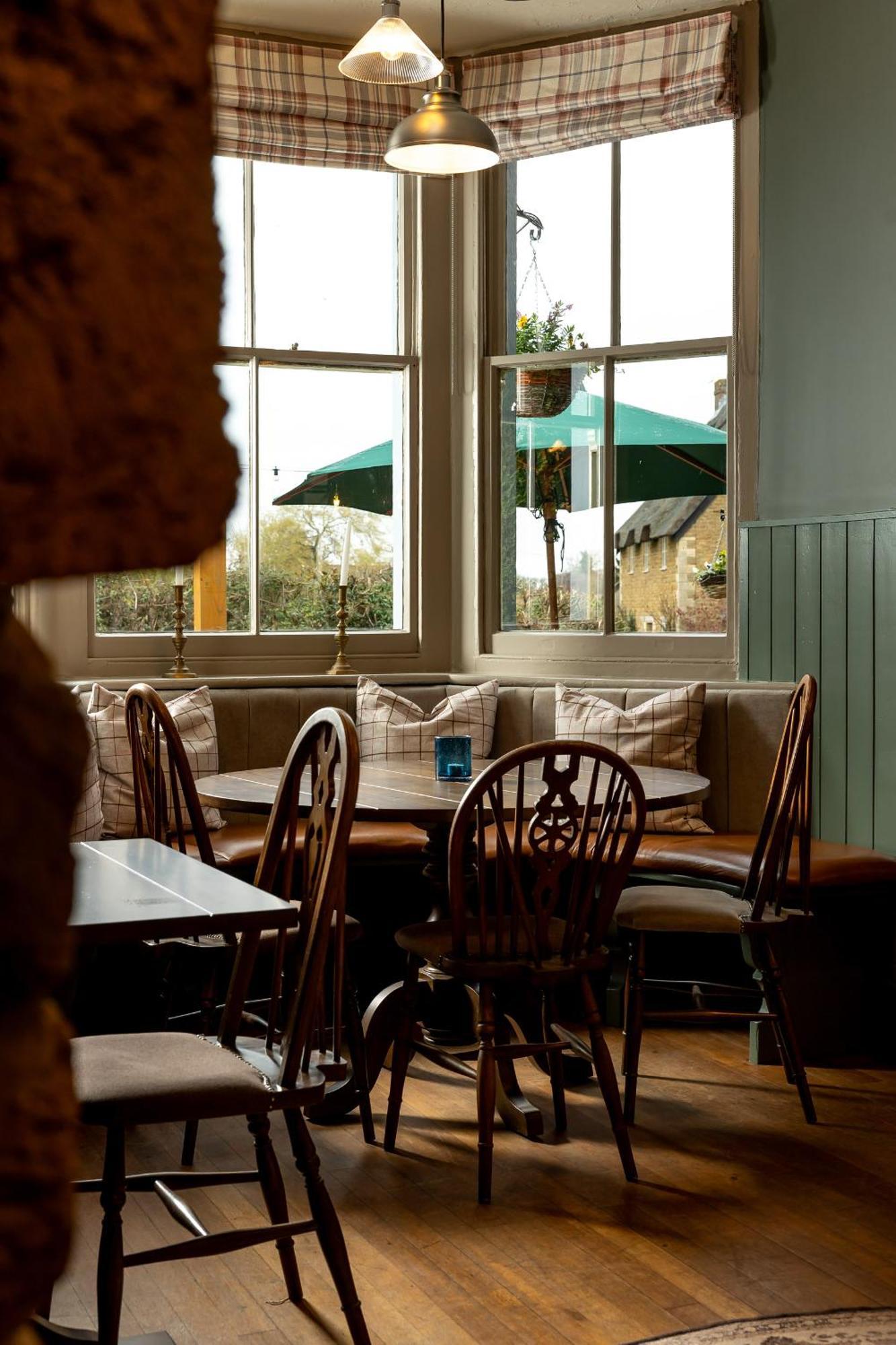 The Olde Coach House Inn Ashby Saint Ledgers Εξωτερικό φωτογραφία