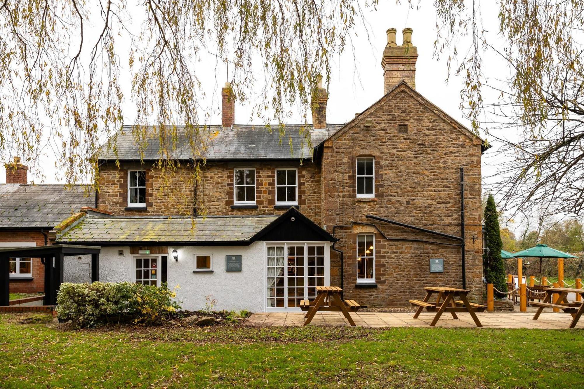 The Olde Coach House Inn Ashby Saint Ledgers Εξωτερικό φωτογραφία